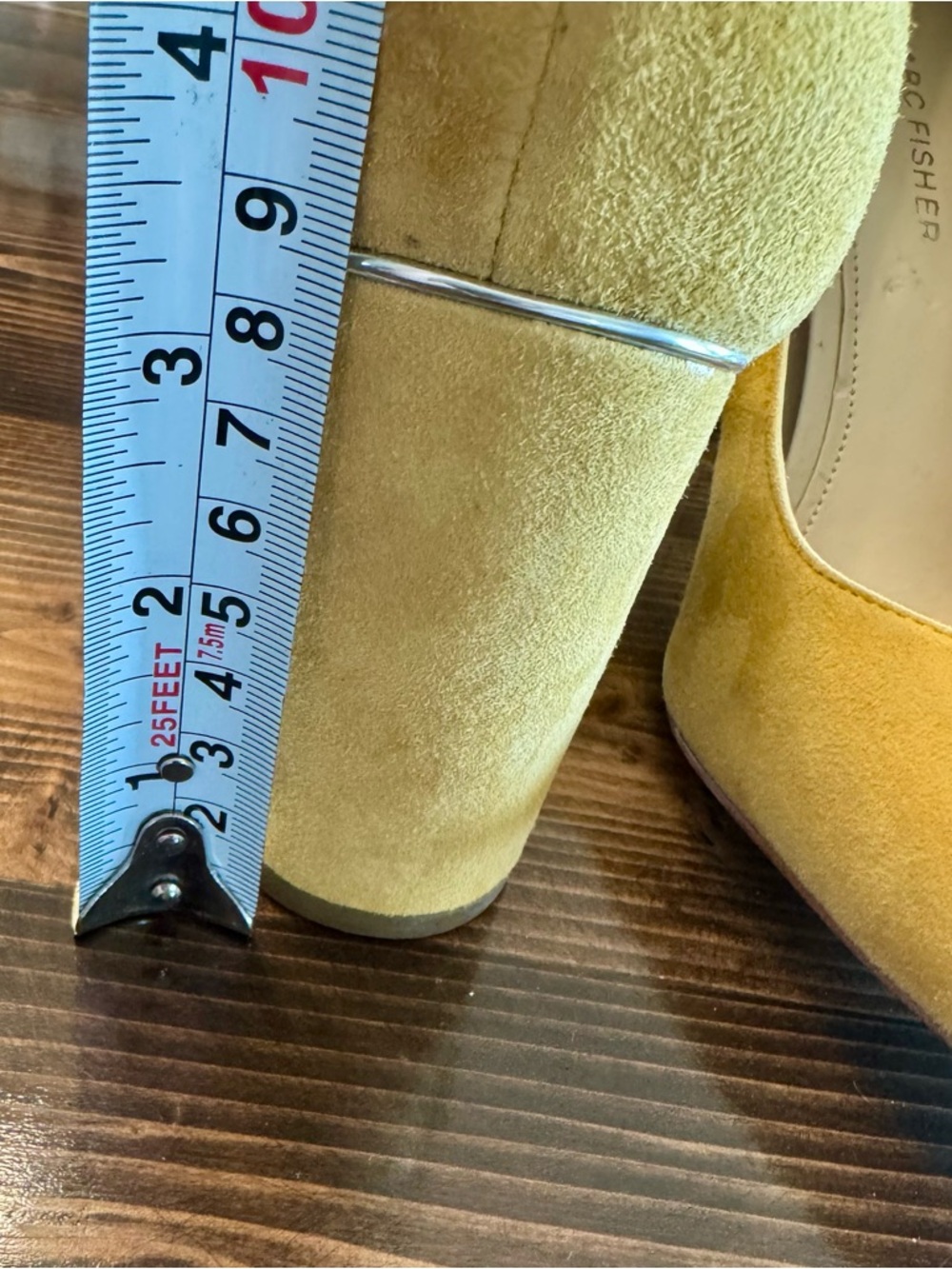 NWOB Marc Fisher Mustard Suede Pointed Toe Block Heel Pumps Size 8 - Picture 5 of 6